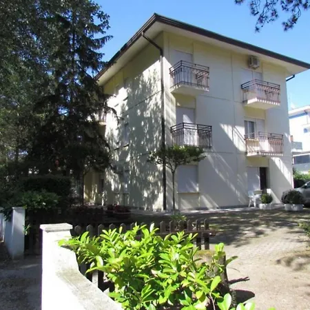 On The Ground Floor Appartement *