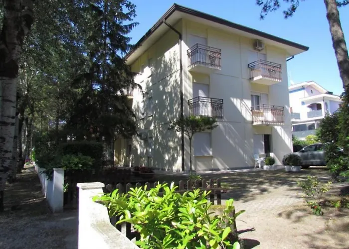 On The Ground Floor 아파트 *